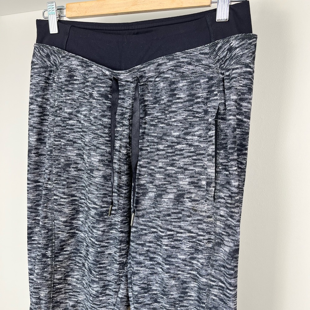 Lululemon Runderful Pants - Picture 4 of 13